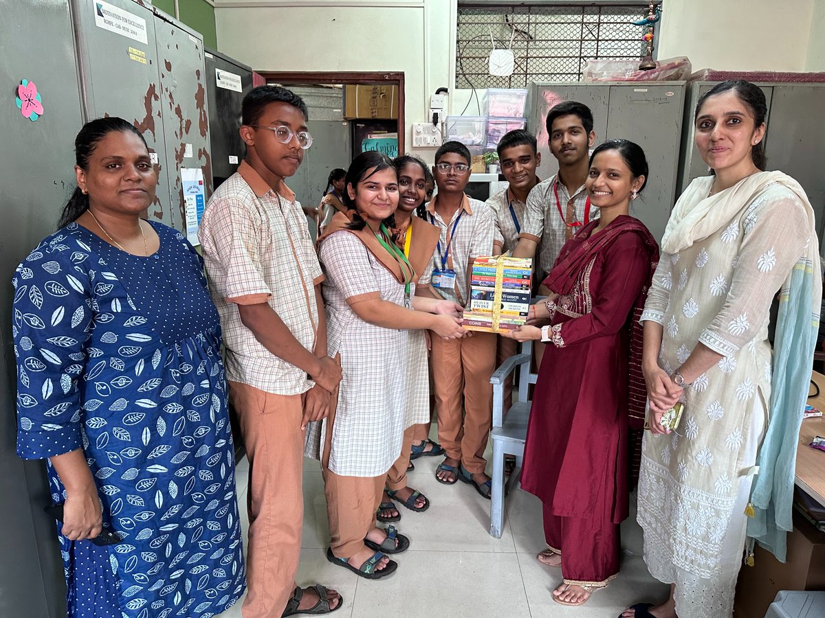 smfoundation_kk's tweet photo. Sitaram Mhatre Foundation gifted books to the students' library started by Ms Nancy Jacob, Lead Teacher (English), Abhyuday Nagar Mumbai Public School. Under the aegis of its #EnglishForALL program, Foundation's Treasurer Ms Grishma Patil visited the school &amp; gave away the books. https://t.co/CtgOkwMsx0