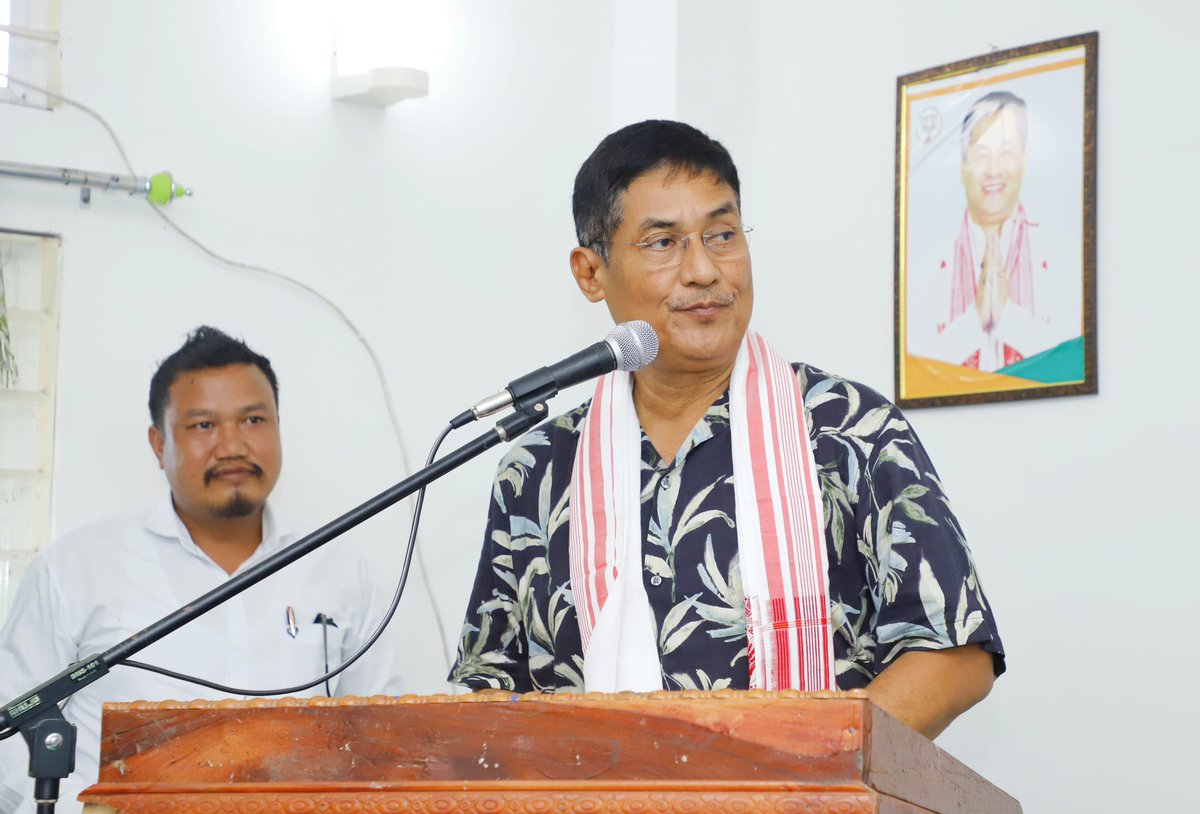 ranojpeguassam's tweet photo. Glad to take @BJP4India membership today afresh from President of @BJP4DhemajiDist at a function of @dist_bjym in presence of Hon’ble MP @PradanBaruah .

I welcomed the newly joined BJP members and encouraged them to join nation building under the leadership of Hon'ble Prime Minister Shri @narendramodi ji and serve the state under HCM @himantabiswa and @BJP4Assam President @Bhabesh_KalitaR