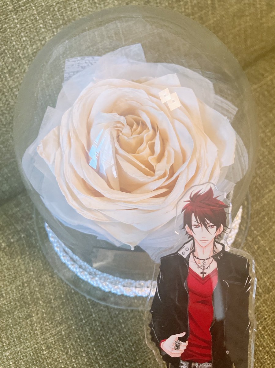 buriba2's tweet photo. ホワイトデーに届いたお花の加工が、8月末に届いてたのツイートし忘れてた。素敵に加工してくれて感謝(ㅅ´꒳` )

#ボルテージ
#100恋
#たっくさん投票してくれたで賞
#ダーリンは芸能人 https://t.co/zbq3DeJJ2o