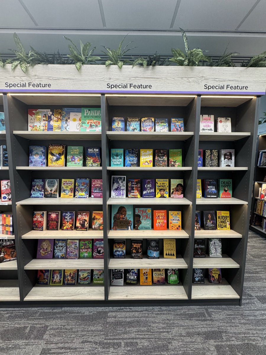 Browns_Books's tweet photo. We've stocked up on some exciting new titles in our showroom ready for our school visit today 🤩 if you're interested in seeing our showroom you can register your interest here: https://t.co/sV7gu43TgV https://t.co/L6ZQIebENL