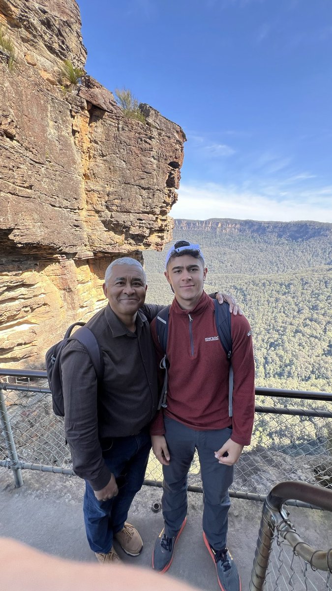 asanakpan's tweet photo. With #Maitane (on the left) at Uluru Rock https://t.co/Pb8aKPDilG and #Imanol (on the right) at Echo Point in the Blue Mountains https://t.co/YrSAa5uUpm during their visit to Australia this year ❤️🇦🇺😊 https://t.co/IEtHlL1N19