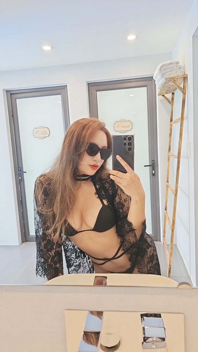 neyuhsama_'s tweet photo. Retreat at the National Independence holiday 🥰🥰
A bit of vitamin-sea is always great 🌊🌊
#neyuhcosplay #daily #bikini https://t.co/dMXyXNGPYW