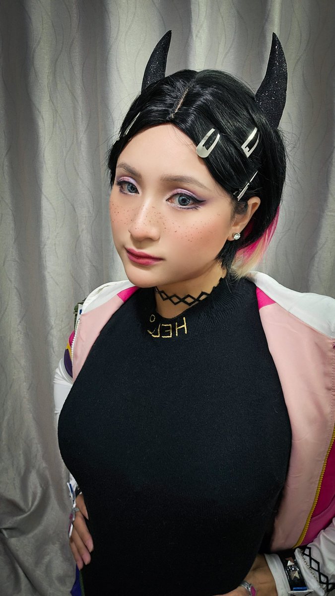 neyuhsama_'s tweet photo. More on Clove (Valorant). Am I look like 18 years old Neyu? 😋
But "You know, I could just outlive them. Nah, bullets are quicker." 💥💥
#neyuhcosplay #valorant #clove https://t.co/i5FQQiGx1q
