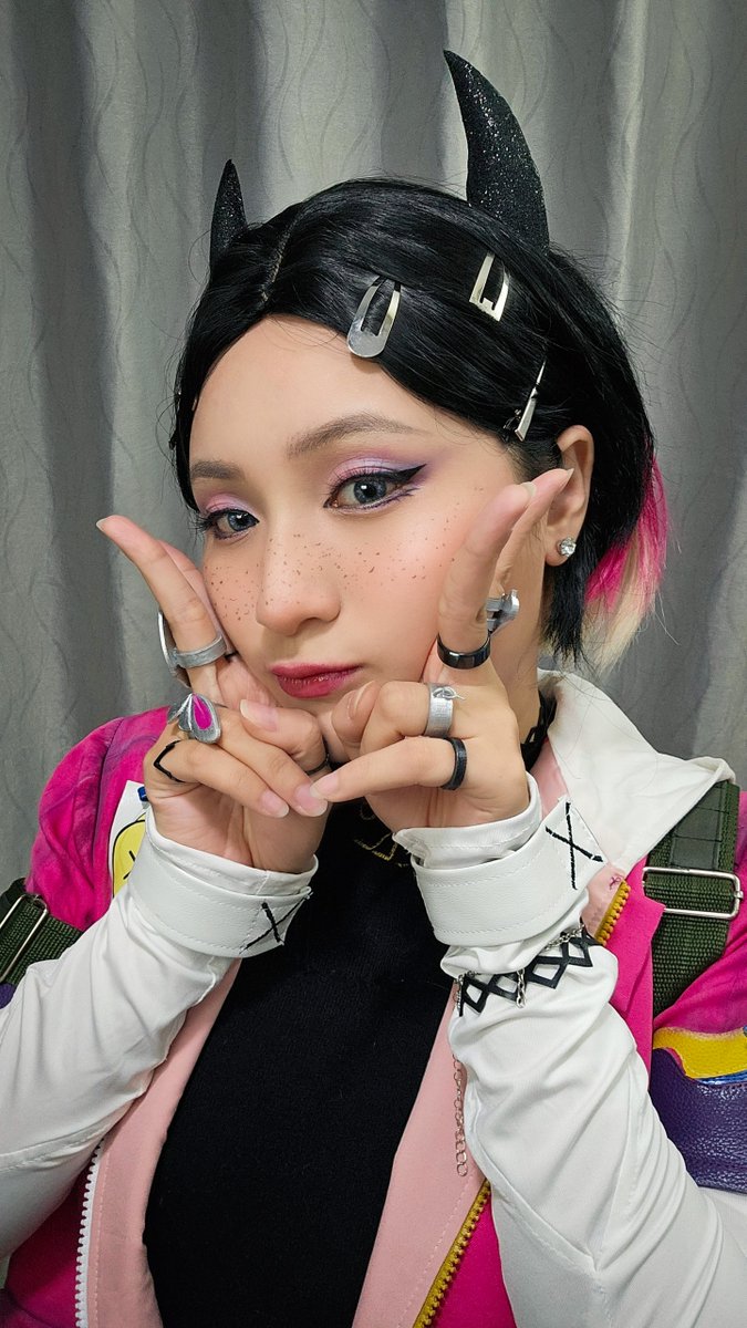neyuhsama_'s tweet photo. More on Clove (Valorant). Am I look like 18 years old Neyu? 😋
But "You know, I could just outlive them. Nah, bullets are quicker." 💥💥
#neyuhcosplay #valorant #clove https://t.co/i5FQQiGx1q