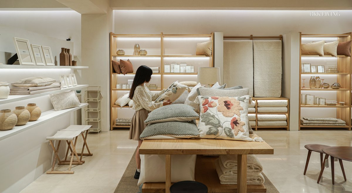 bkkmenuliving's tweet photo. สายแต่งบ้านเตรียมพุ่งตัวมาช้อปความเก๋ที่ Zara Home ได้แล้วที่ CentralWorld!

#BKKLiving #LetsCheckin #Zarahome #Newflagshipstore #CentralWorld https://t.co/Wh7uvJhJHE