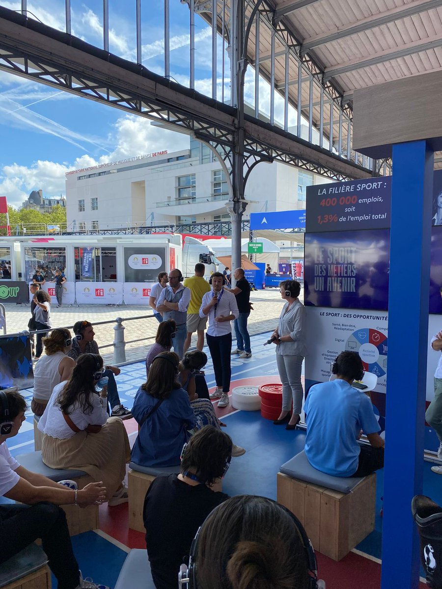 🔥𝗖𝗹𝘂𝗯 𝗙𝗿𝗮𝗻𝗰𝗲 🇫🇷
→ La C3D est toujours présent à côté du  <a href="/sup_recherche/">Ministère Enseignement supérieur/Recherche/Espace</a> pour présenter les formations STAPS. 

💥 <a href="/Loic_ROSETTI/">Loïc Rosetti</a> est intervenu sur la conférence du <a href="/Sports_gouv/">Ministère des Sports 🇫🇷</a> "Le sport, des métiers, un avenir"

Encore un grand merci pour ces collaborations 🤝🏻