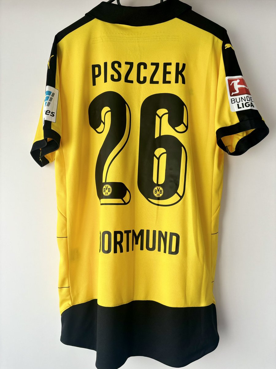 AddiBVB1909's tweet photo. Wähle deinen polnischen Favorit!🖤💛🇵🇱

Wybierz swojego polskiego faworyta!

- 9️⃣ 

- 1️⃣6️⃣

- 2️⃣6️⃣

- 1️⃣4️⃣

Und zeige mir dein 🇵🇱 Trikot 👕‼️
#kuba  #lp26 #rl9 #Ebi https://t.co/Ua8FTl7aMW