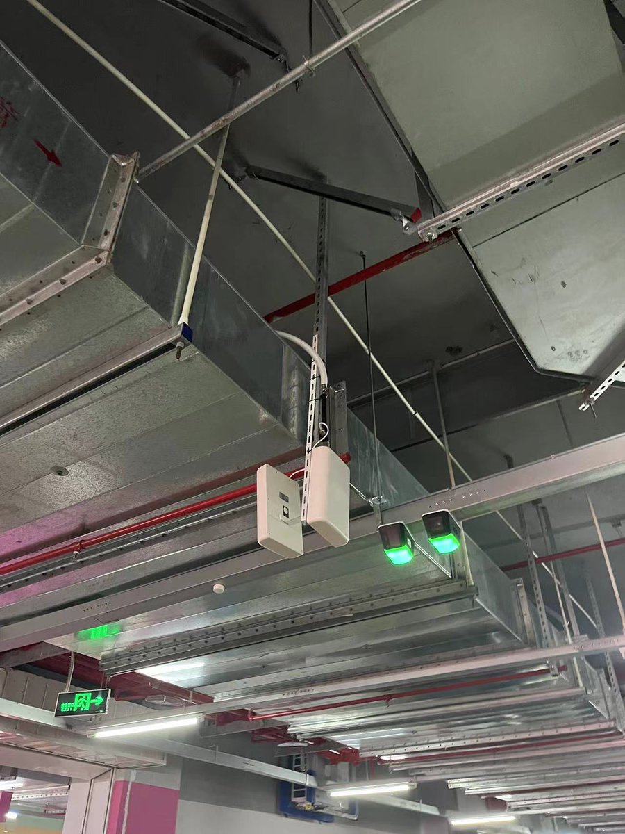 Airplux's tweet photo. 5G Indoor Panel Antenna For Parking Lot 5G Cellular Signal Coverage

#5g #antenna #5gantenna https://t.co/mw3Rnr6Bol
