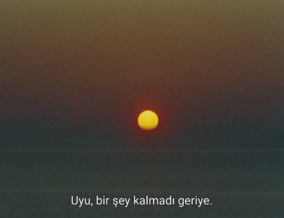 Raskolnikovsair's tweet photo. "Uyu, bir şey kalmadı geriye." https://t.co/YuWwBH4i1k