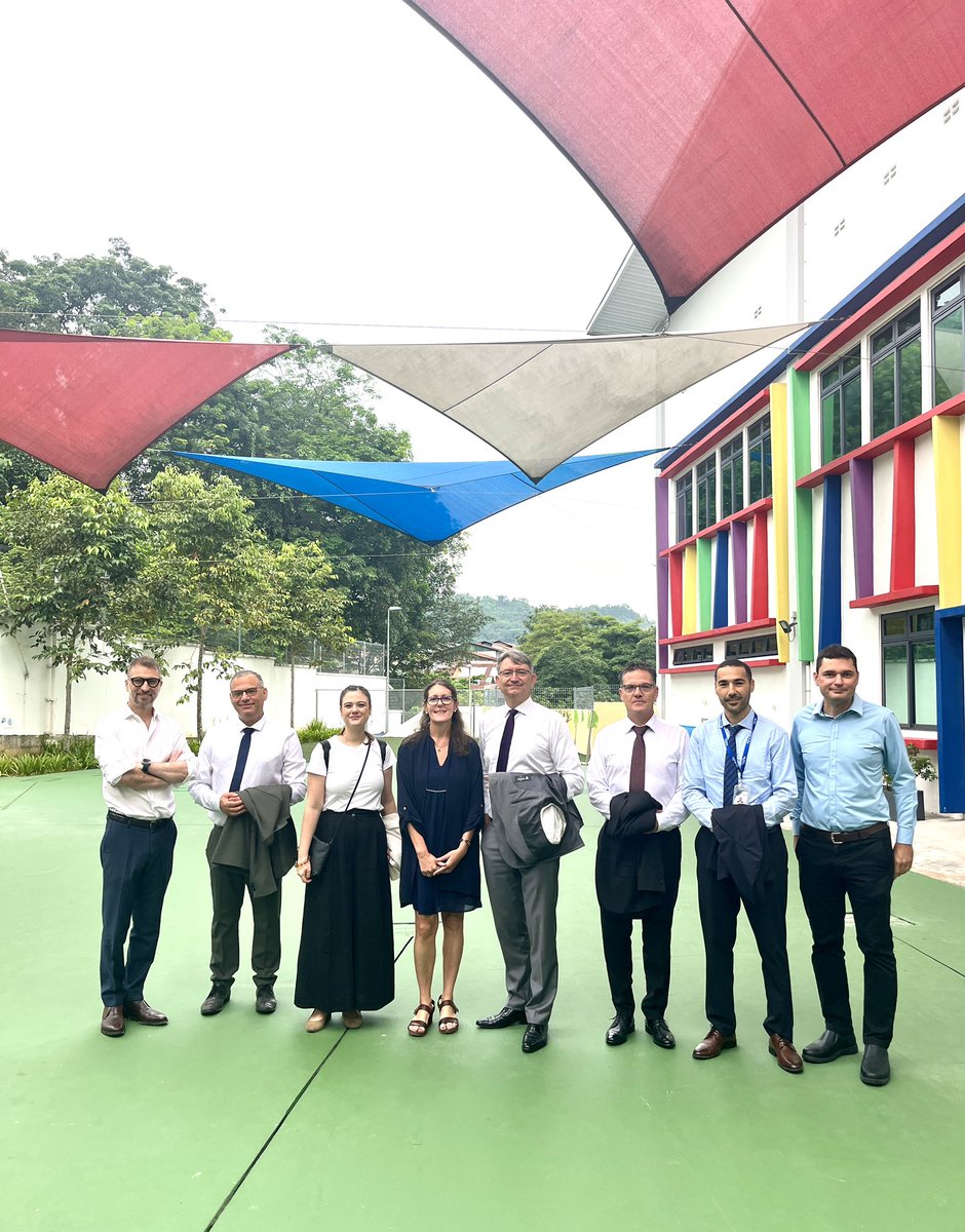 Lycée Français de Kuala Lumpur tweet media