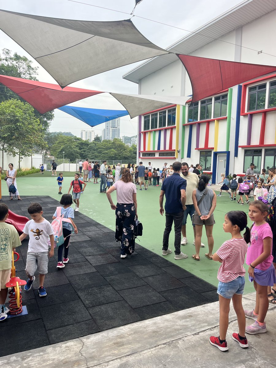 Lycée Français de Kuala Lumpur tweet media