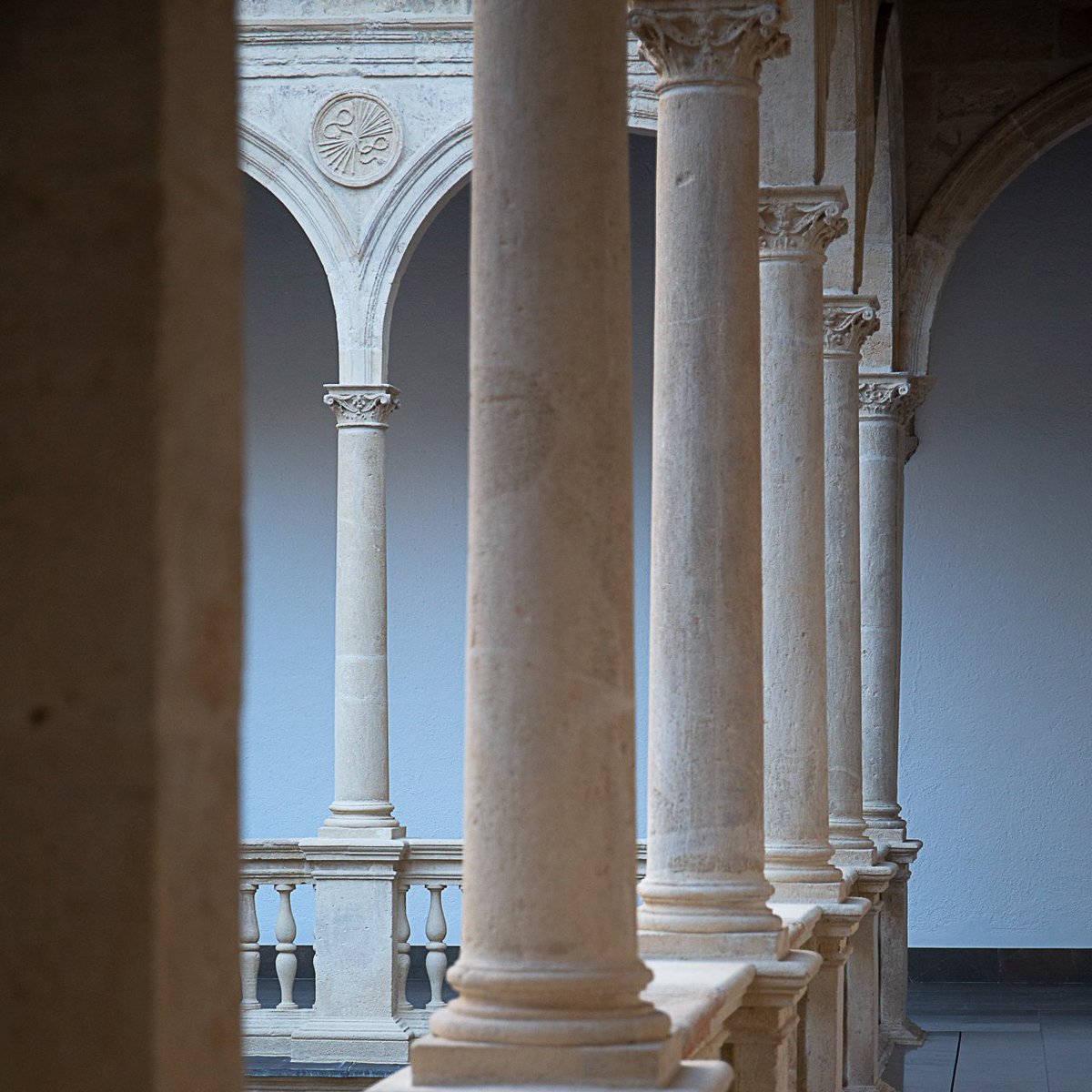 educaugr's tweet photo. #UGReduca ¿Cuál es tu 'Impero romano'? 🔍
🏛 En @educaugr lo tenemos claro y desde aquí celebramos esta 'vuelta al cole'.
¡Feliz curso nuevo, @canalugr!
#EducaUGR #UCCI #UGR https://t.co/Hro3hxjx37