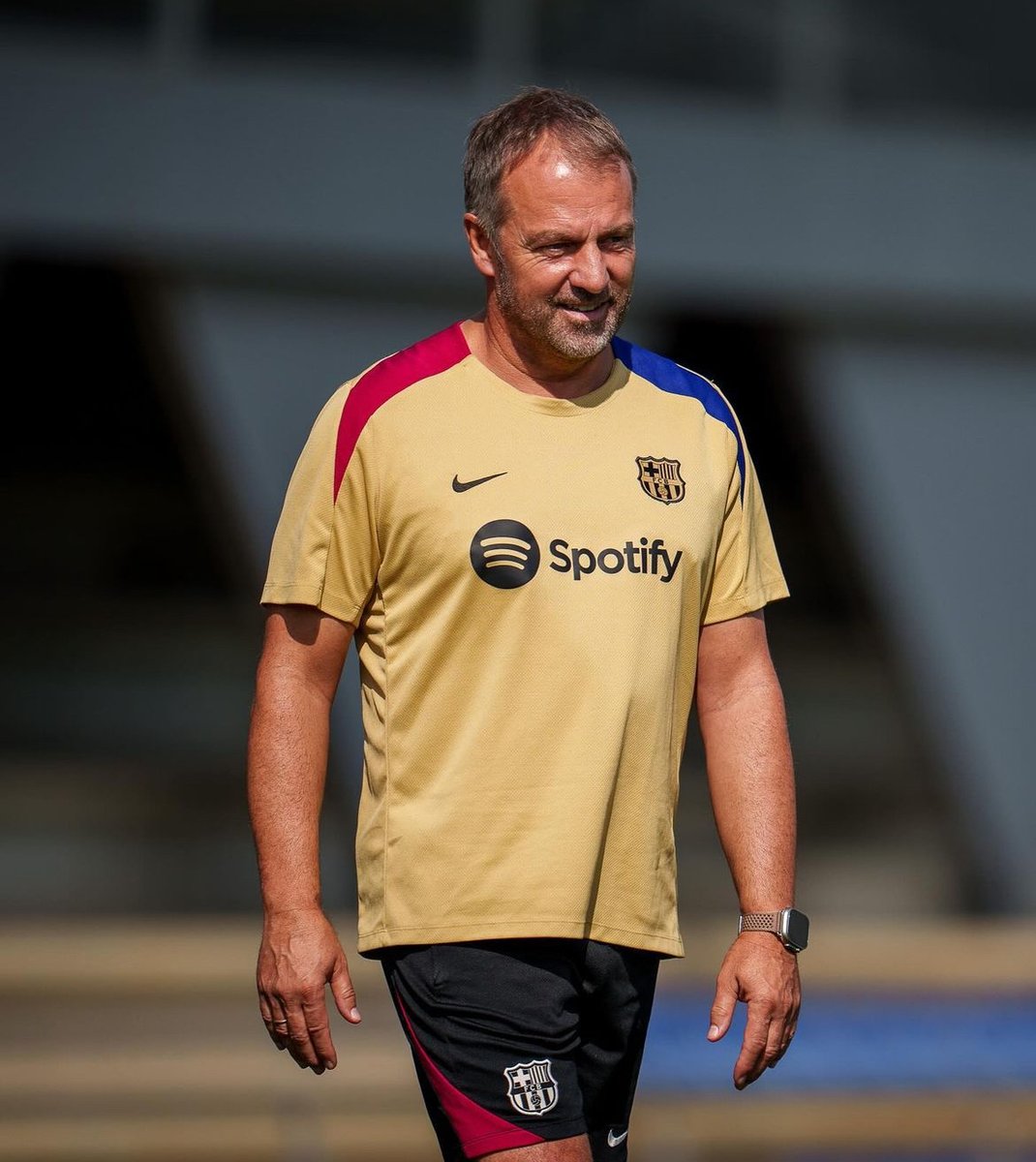 BarcaTimes's tweet photo. 🚨| Two weeks ago Hansi Flick scolded a heavy weight in the locker room after arriving late to training. [@mundodeportivo] #fcblive https://t.co/wSsfX8NgPG