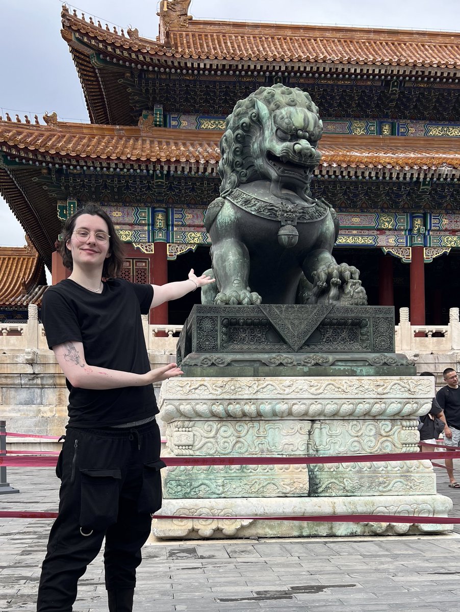 Shangfudog's tweet image. Suit vs Suiter!