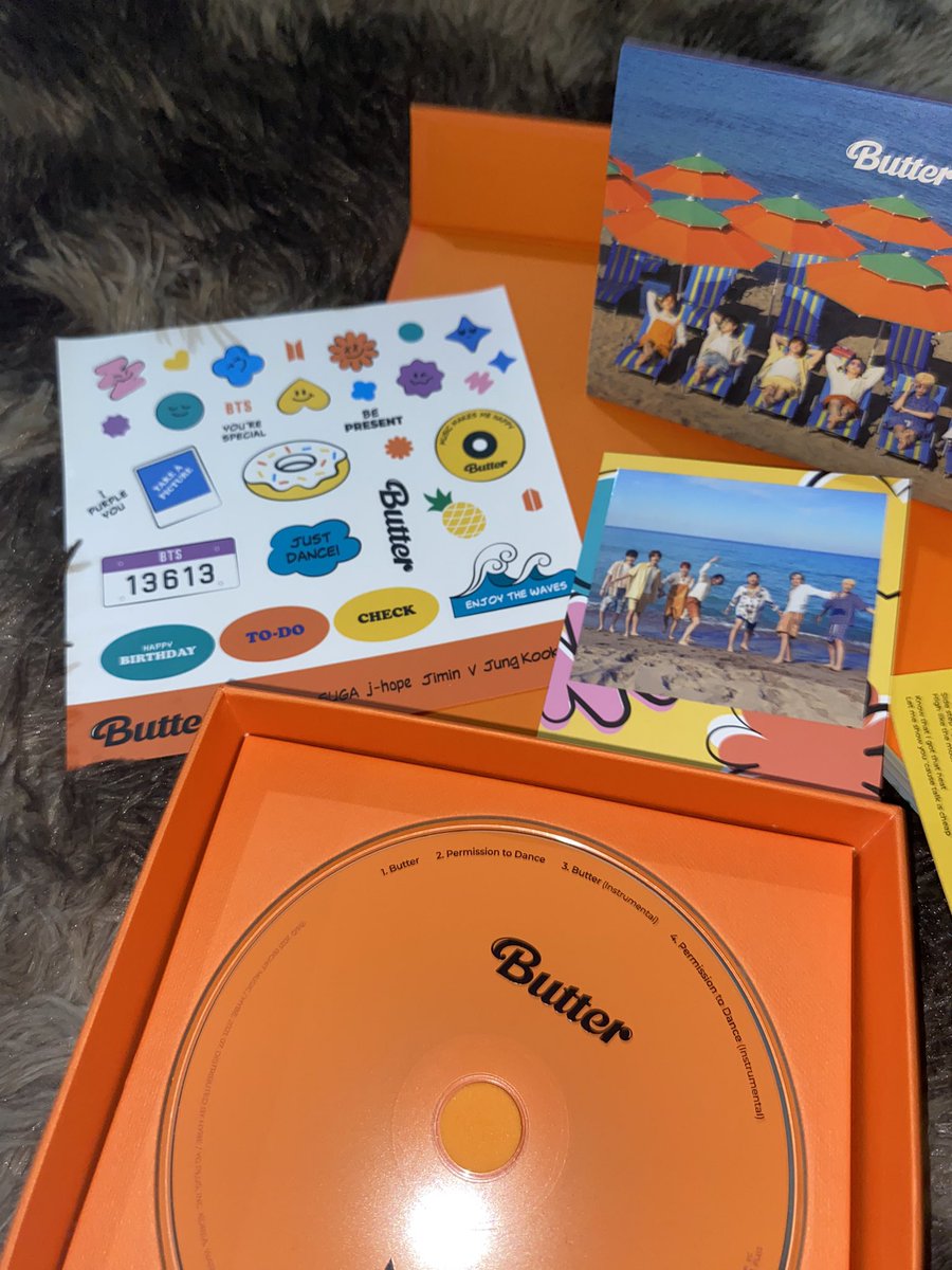 ksunooshii's tweet photo. ✦ . . wts | lfb | ph

 ⌗ selling unsealed bts butter peaches version album
     ╰ ₱230

✴︎ onhand &amp; mint condi 
rfs: need funds 

𓂋  reply/dm if inch! ♡

🏷️: qs bns bts jungkook taehyung namjoom jin jimin suga jhope
#ddeonutsells https://t.co/y7qciN1pOV