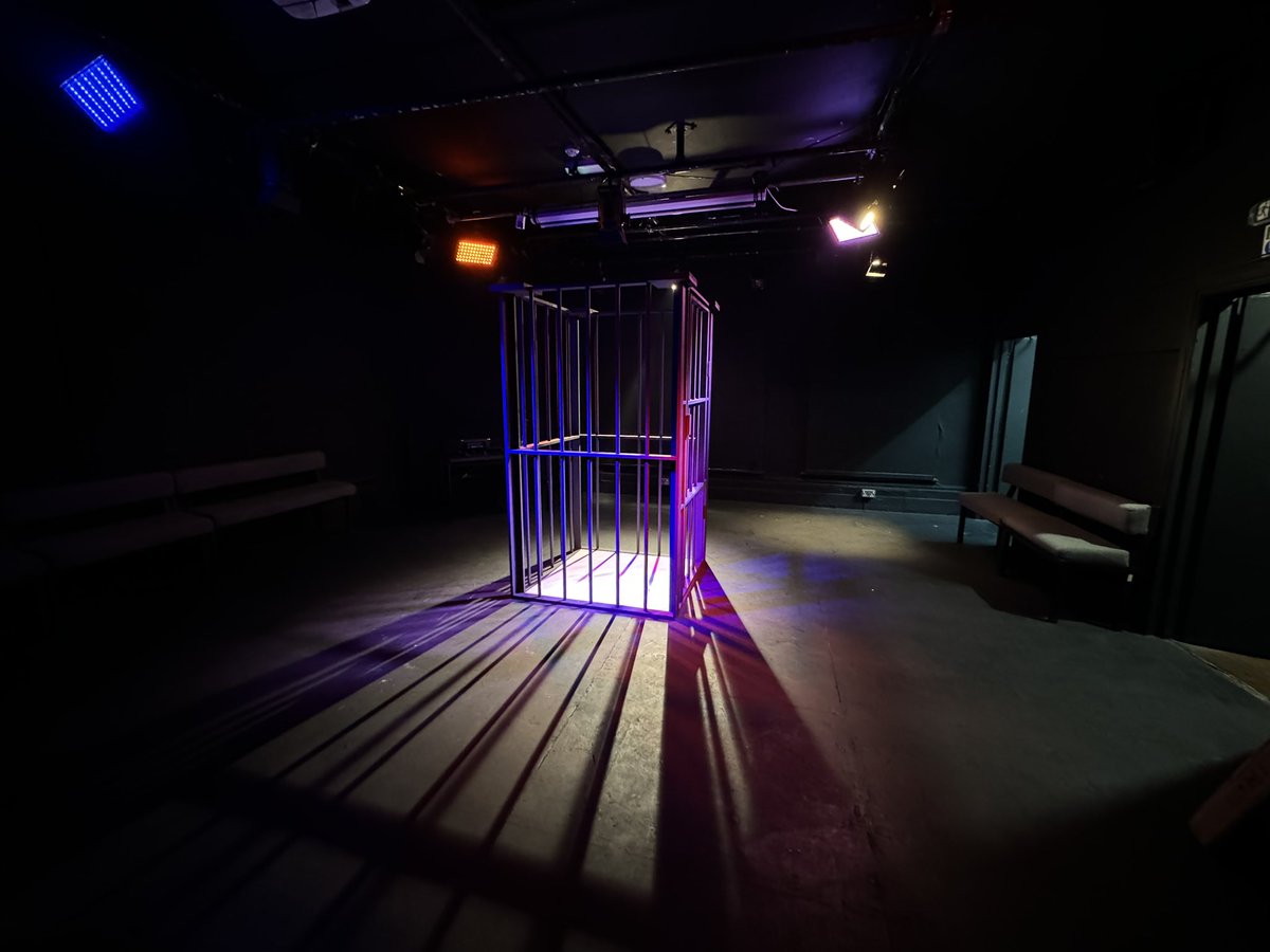 LandUTheatre's tweet photo. OPENS TOMORROW: @ProforcaTheatre return with ⭐️⭐️⭐️⭐️⭐️ The #Shatterbox - an award-nominated show about deception, the truth, & a very dark secret in the basement.
‼️ Opening night **Sold Out**
🎭 4-14 Sept | 7.30pm
🎟️ https://t.co/YQ5OUG5hxw https://t.co/TvA3OY8ieZ