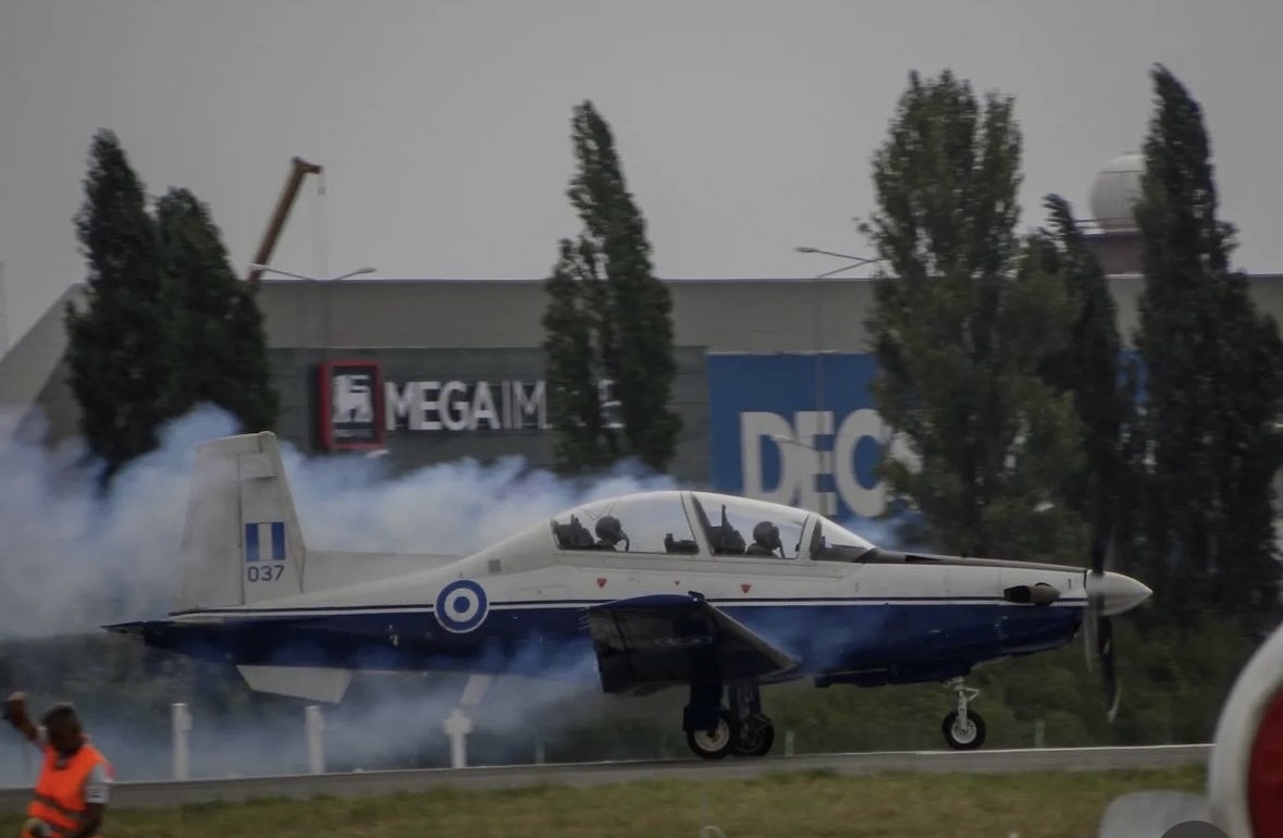 HAFspokesperson's tweet photo. 🇬🇷Daedalus Demo Team "BIAS 2024" Air Show
📍Bucharest 🇷🇴
#T6A #Texan #Airshow #bias2024 #aviationphotography #HAF https://t.co/Bwxg7Gewpt