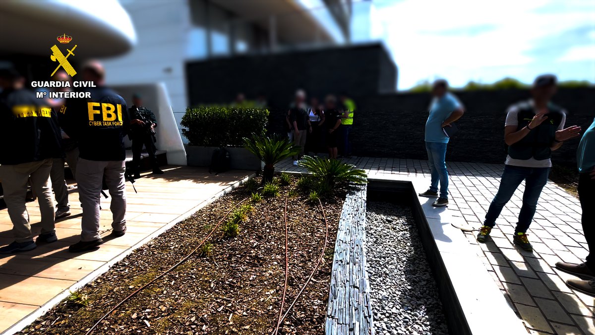 1/3 🚨 Major Cybercrime Arrest in Spain: The creator of the notorious Ransom Cartel ransomware, along with other ransomware like CryptXXX and Cryptowall, has been arrested in Estepona, Spain. This operation involved coordination between the Guardia Civil, FBI, and international