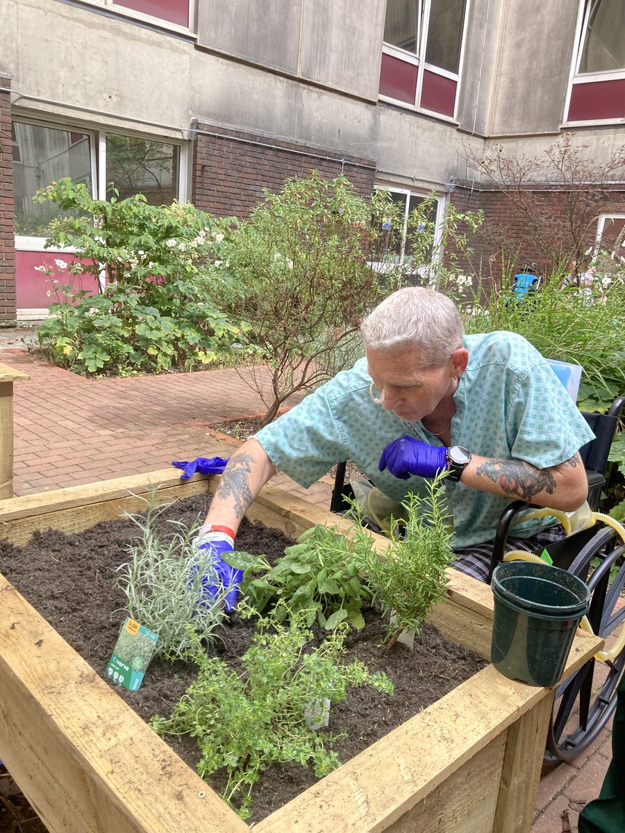 Ali Ross (@alirossrn) on Twitter photo A WONDERFUL example of how we can give our patients the BEST experience of care possible! Well done to Sally and the Therapy Team in Surgery for getting our patients gardening! Permissions given to share. <a href="/UHSFT/">University Hospital Southampton 💙</a> <a href="/jennyloumilner/">Jennifer Milner</a> <a href="/WecareUHSFT/">Experience of Care at UHSFT</a> <a href="/gailbyrneuhs/">Gail Byrne</a> <a href="/NatashaWattsn3/">Natasha watts</a> A WONDERFUL example of how we can give our patients the BEST experience of care possible! Well done to Sally and the Therapy Team in Surgery for getting our patients gardening! Permissions given to share. <a href="/UHSFT/">University Hospital Southampton 💙</a> <a href="/jennyloumilner/">Jennifer Milner</a> <a href="/WecareUHSFT/">Experience of Care at UHSFT</a> <a href="/gailbyrneuhs/">Gail Byrne</a> <a href="/NatashaWattsn3/">Natasha watts</a>