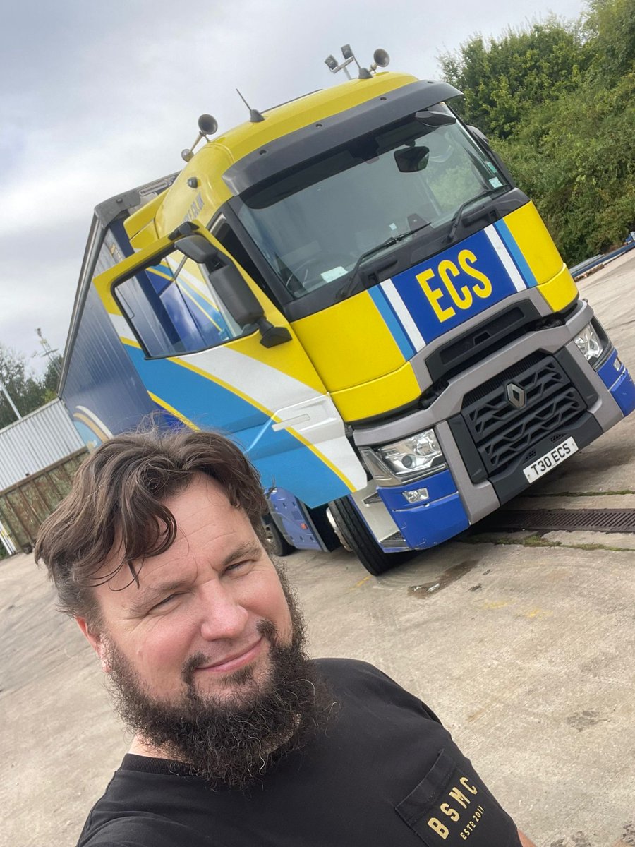 ExsampleCourier's tweet photo. @rennards Driving T30ECS in Nottingham today https://t.co/uuvKui21qK