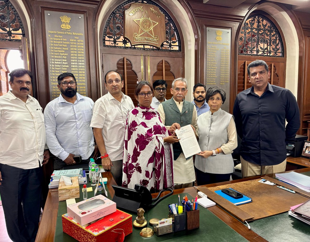 INCMumbai's tweet photo. MLA Shri @mlaAminPatel , along with senior representatives from @INCIndia, including Lok Sabha MP @VarshaEGaikwad and MLA @AslamShaikh_MLA, met with Maharashtra's Director General of Police (DGP), Rashmi Shukla, to address the rise in hateful and inflammatory remarks, particularly anti-Muslim statements, recently made in Maharashtra.

From MLA Nitesh Rane’s hateful comments to the inflammatory statements by Ramgiri Maharaj, these incidents threaten the integrity of our social fabric in an already volatile environment.

They collectively submitted a memorandum, urging the government to take immediate notice of these incidents and enforce the strictest action against those responsible.

They also emphasised the need for the government to address these issues decisively to prevent such actions in the future.

@INCMaharashtra 

#StopHateSpeech #CommunalSpeech #awaamkiawaaz #Congress #Justice #Memorandum