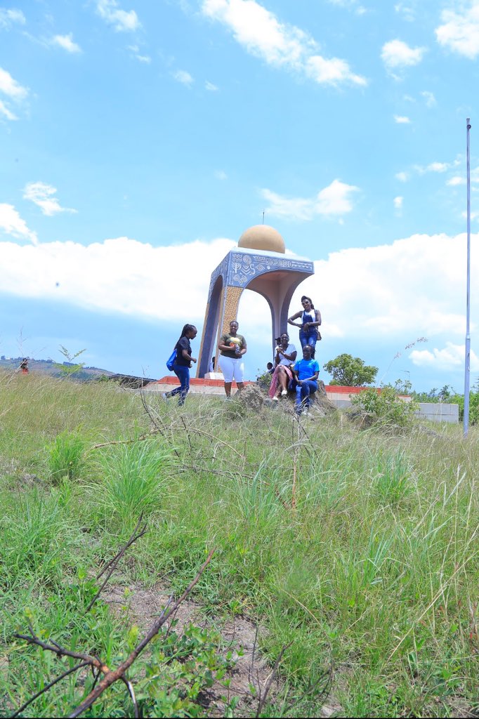 SteadfastSafari's tweet photo. Marking an incredible hike to the Eclipse Monument in Mbarara with us! Standing where the solar eclipse of April 17th, 1520, was observed an unforgettable blend of history and adventure.
For inquiries, contact us at +256 783 186 829. #EclipseMonument #Hiking #ExploreUganda https://t.co/ZYI2YO3tE0