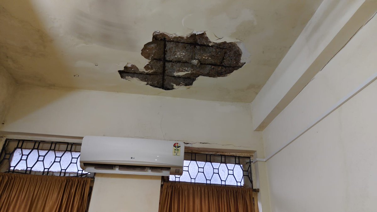 Ramacha24151504's tweet photo. @bankofbaroda our HH in Goa,similarly lonavala also ,no repairs conducted, leakage of water at lonavala, facilities not proper,staff suffering, who's responsible should be made accountable. Bank is being looted by insiders .Audit is rarely done. Facts hidden. Terrible https://t.co/pL9ZJipxOi