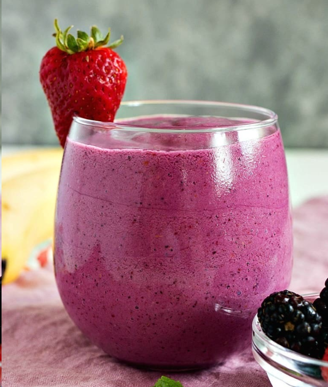 Li_Hai97884's tweet image. Berry smoothies are 2024’s secret to health—delicious, easy, and packed with antioxidants. 🍓🥤 Skip the boring drinks and enjoy vibrant blends like Strawberry Delight or Blueberry Avocado Harmony. Elevate your wellness game, one sip at a time! #HealthyLiving #SmoothieLife