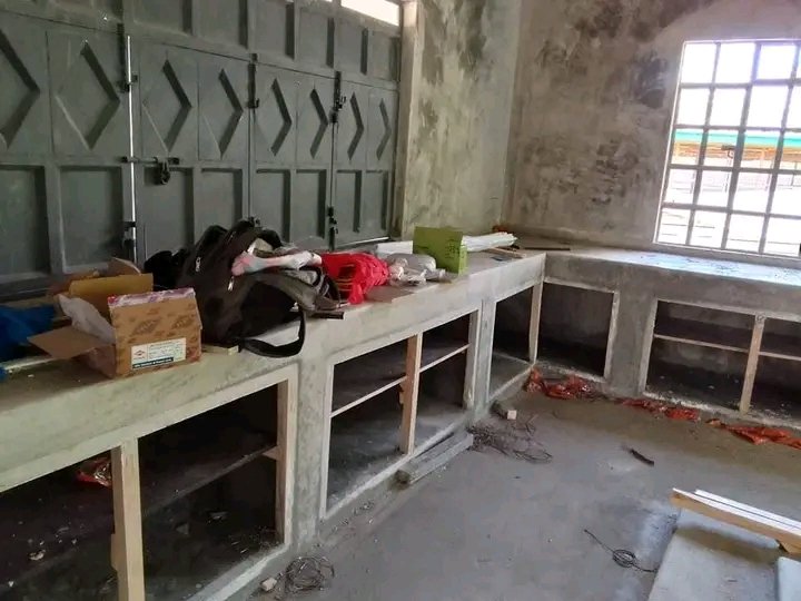 MohaaHassa6560's tweet image. Lake view ward, Naivasha Sub-County.

Great progress on the construction of the   new modern kitchen at Manera Primary School courtesy of Governor  Susan Kihika  and the Lakeview ward Mca Hon Alex Mbugua.

#focusedonservicedelivery 
#TransformingNakuru 
#KaziKwaMpango