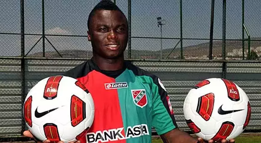 genç yaşında italya'dan kiralık gelen siyahi yıldız santrafor mu.. 

yaşadık kardeşim onun da kralını yaşadık