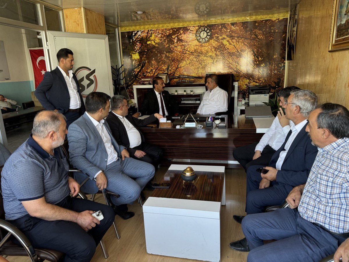 📍ŞAHİNBEY

Büyükşehir Belediye Başkan Vekilimiz Sn.Abdülkadir Sökücü, Teşkilat Başkanımız Sn. Feyzullah Kılıç, Şahinbey İlçe Başkanımız Sn. Mehmet Tiryaki ve teşkilat mensuplarımızla birlikte Serinevler Mahalle Muhtarımız Sn. Seyit Sevimli’yi ziyaret ettik. 

Sn. Muhtarımıza