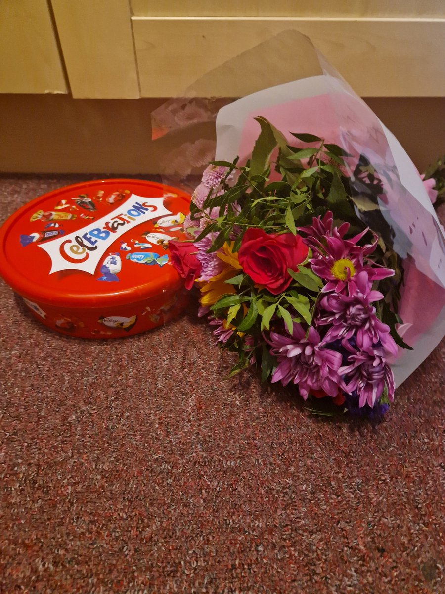 tracyhodge2's tweet photo. Feeling blessed and very much appreciated!!   Always sad saying Goodbye to little ones who you have looked after since they were babies - nearly 4 years. #EYFS #EarlyYears #EYTwitterTagteam #loved #appreciated #childcare ❤️🌹🌻 https://t.co/fPVlls8i1u