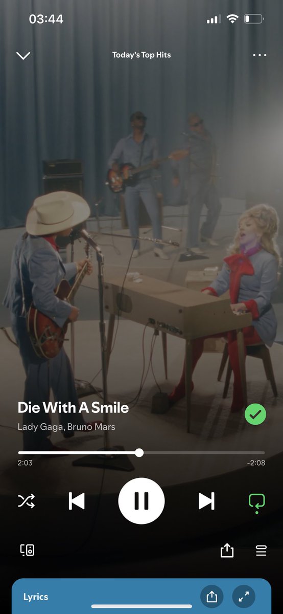 jrcastroxx's tweet photo. I can’t stop bucle this song! Such a perfect record, SONG OF THE YEAR!!!!!! 😭 @ladygaga @BrunoMars 
.
.
#LadyGaga #BrunoMars #LadyMars #Diewithasmile #song https://t.co/BmVX4EaKnL