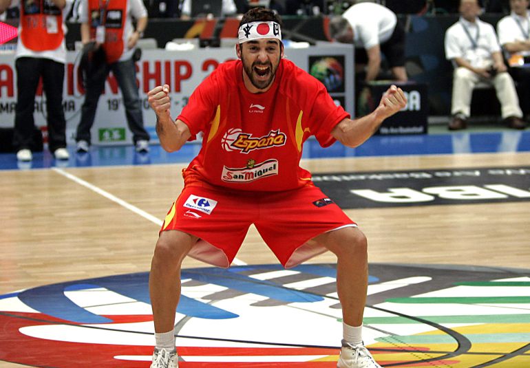 ganchetto's tweet photo. Tres de Septiembre.

Hace 18 años fuimos Campeones del Mundo de baloncesto por primera vez. 

La edad de oro del baloncesto español había comenzado. Qué bien nos lo hemos pasado, joder. https://t.co/DRPrAya4aa