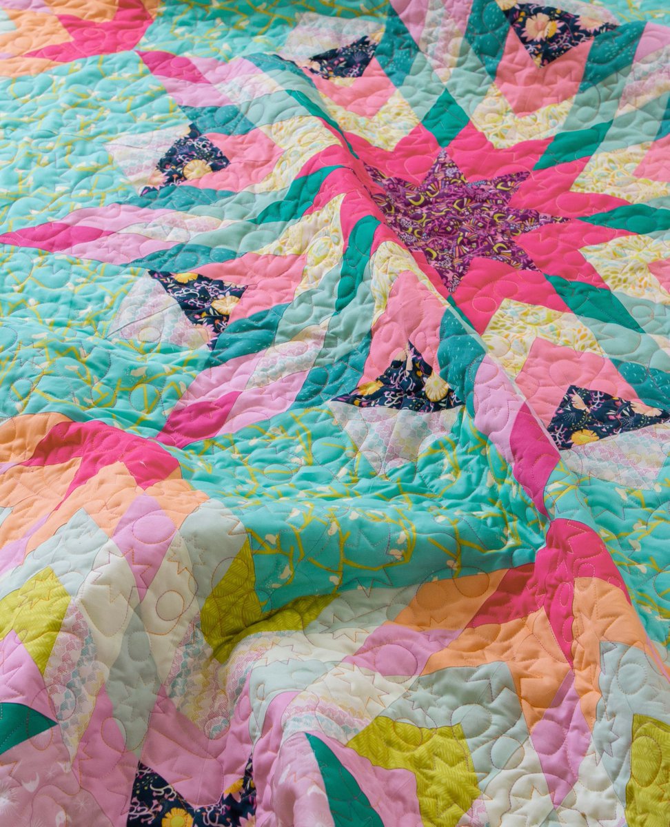 ArtGalleryFab's tweet photo. 🌅 Fall under the spell of the Rosette Quilt’s vibrant hues!
https://t.co/YHVzOuTvov
#ArtGalleryFabrics #AGFSunriseSunset #JessicaSwift #Quilting #SewAllThings #Sewing #HandmadeQuilts #QuiltLove #AGFFreePattern #RosetteQuilt #HandmadeWithHeart https://t.co/kwGz7GiAOi