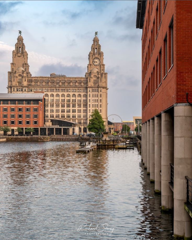 RLB360's tweet image. The view across the Docks of Liverpool are truly amazing!

There is so much history steeped into its walls,

And we have the pleasure of sharing that history every day with people from all over the world!😄

📷@richardstorey_photography

#liverbuildingtour #thingstodoinliverpool