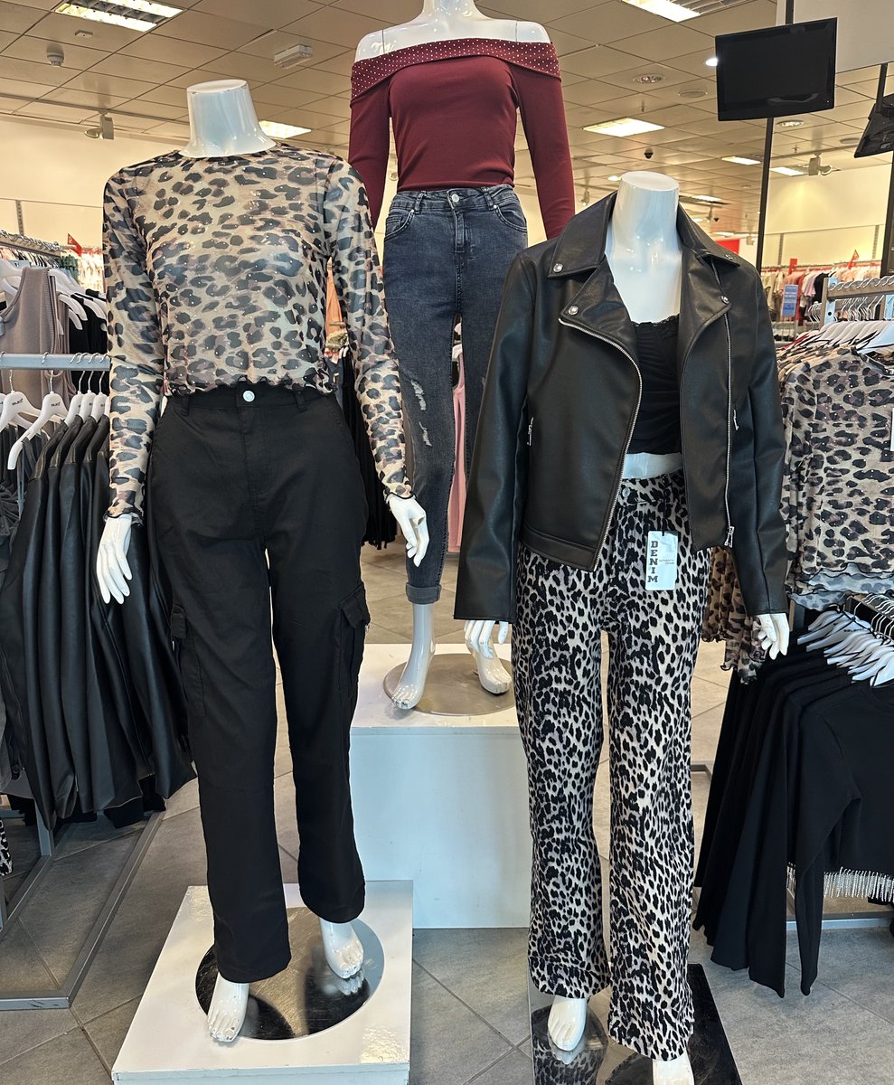 AlhambraCentre's tweet image. New arrivals have dropped at @selectfashion! 🤩

Think leopard print and tartan patterns with pops of red, made tough with leather or delicate with lace. What's going to be in your wardrobe this coming season? 🤔

#SlayInSelect #SelectStyle #MustHaveStyle