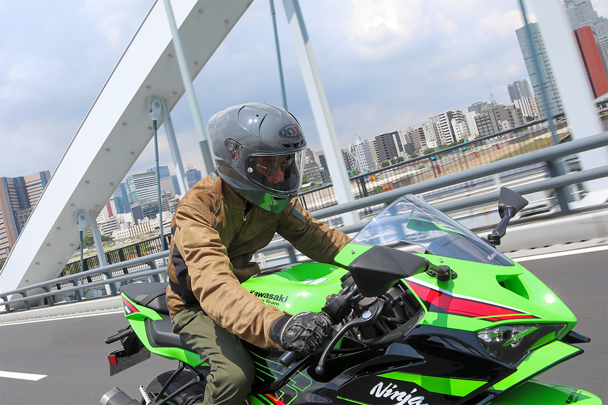 tandemstyle's tweet photo. KYTのフラッグシップモデルKX-1 RACE GPの詳細に迫る | タンデムスタイル
https://t.co/oCDYD678hV
#タンデムスタイル #バイク #ビギナー #KYT #ヘルメット #フルフェイス #KX1 https://t.co/CFIp2cv2CH
