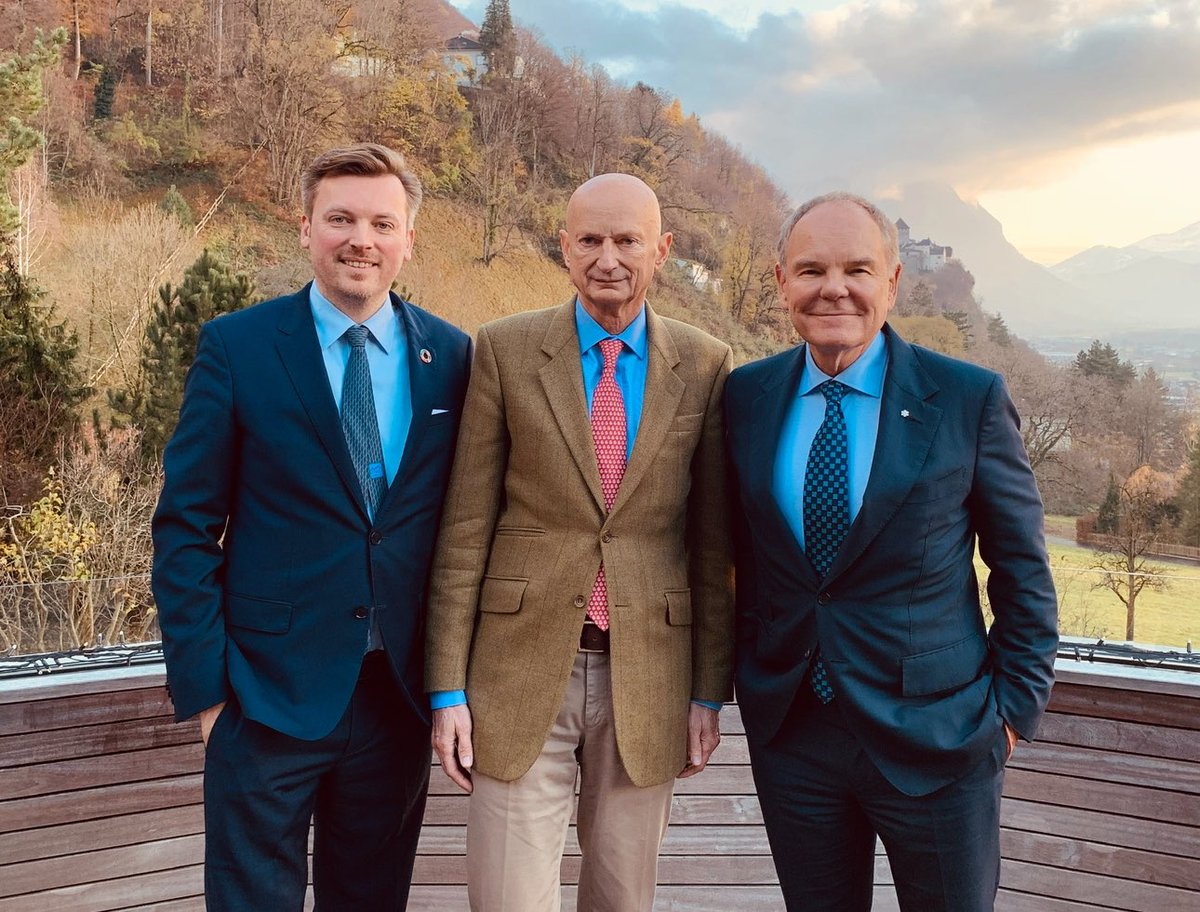 montymetzger's tweet photo. Just received the new book by H.S.H. Prince Michael of Liechtenstein “Financial System 2030” 📕 👏  @MvLiechtenstein @GIS_Reports https://t.co/yOsV5OooLZ