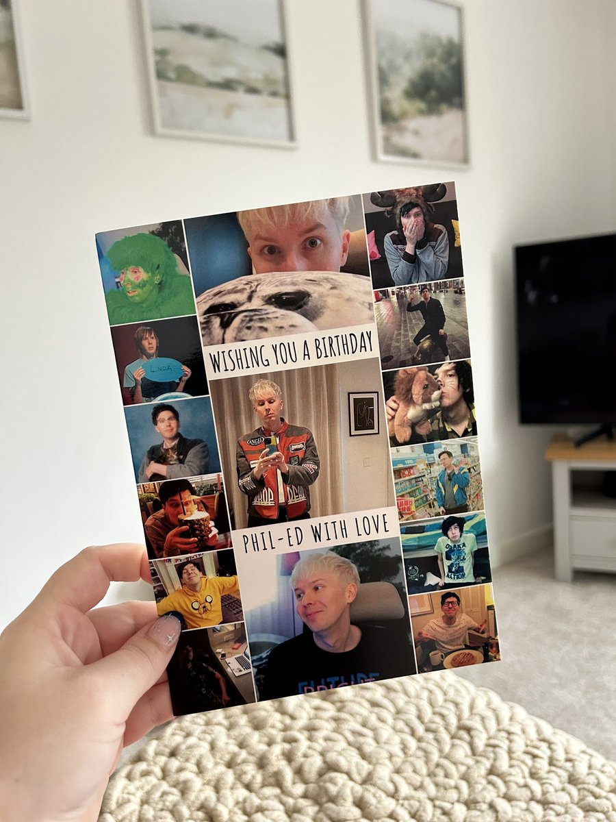 hanreadsbooks's tweet photo. screaming, crying, throwing up. my new favourite bday card ever from @Mae_Gaynor 🦭

@AmazingPhil pls sign it at tit x https://t.co/uGSjfp1XBL