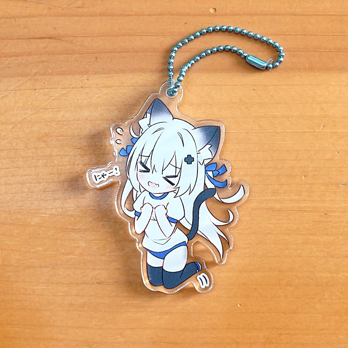 「ぴょんぴょんアクキー届きました!可愛すぎてこのために生まれてきたかもしれない…!」|しずり❄️skeb募集中・ω・のイラスト