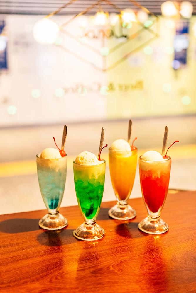子どものころを思い出す、懐かしい味のクリームソーダを #東京駅 で