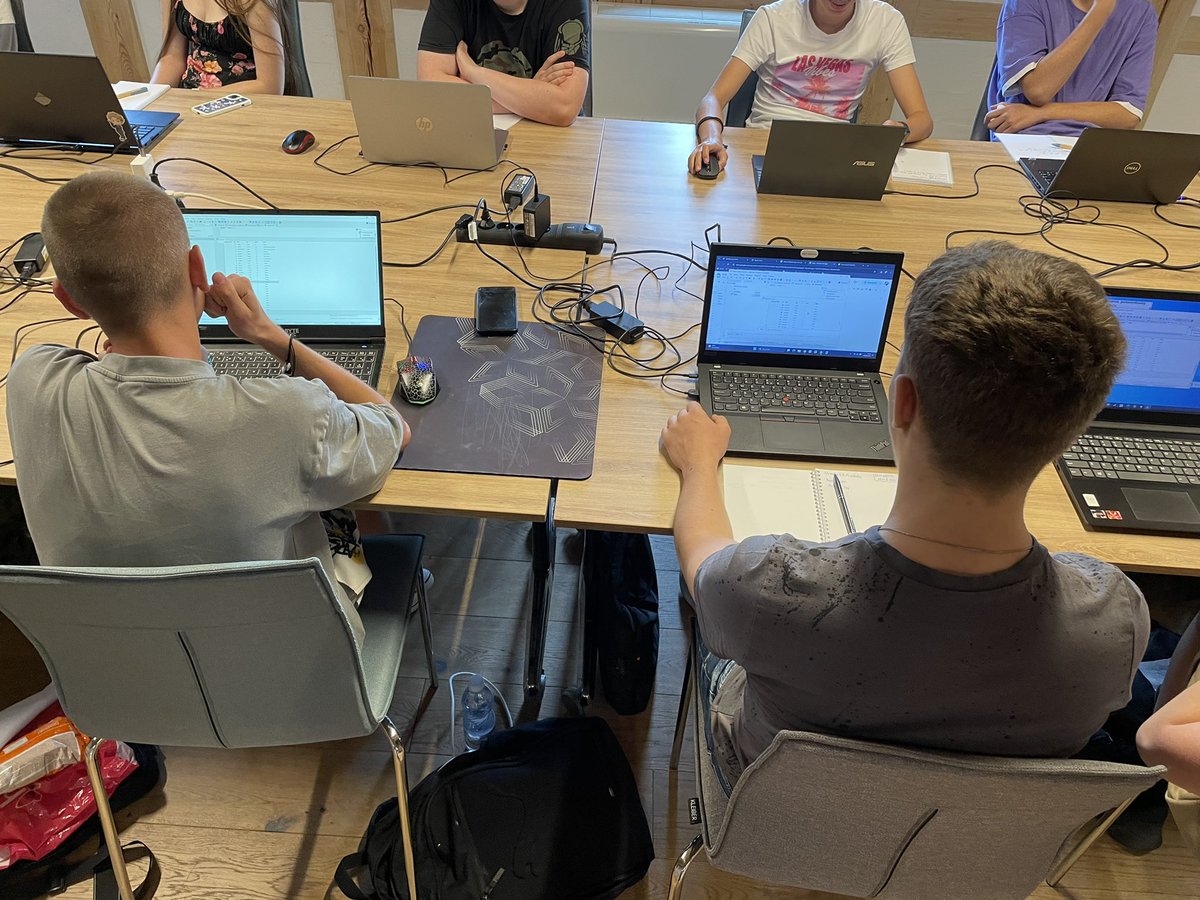 FundationCODEBY's tweet image. The best IT classes for teenagers with @TechSoup &amp; @amazon
#MeetAndCode
#MeetAndCode2024
#amazonfutureengineer
#CollectiveImpact
#codeEU