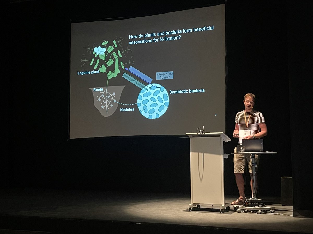 <a href="/TonniGrube/">Tonni Grube Andersen</a> is starting the second session of <a href="/PADiBa2024/">PADiBa2024</a> Excited to hear about his group’s research on barriers in Lotus nodules and nitrogen fixation