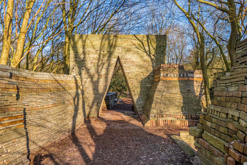 #C20BuildingOfTheMonth for Sept 2024 // Joe Mathieson explores the Ecokathedraal in Mildam, Netherlands (1966 – present)

Designed by 'ecotect' Louis Le Roy, this large, continuously developing piece of landscape architecture is constructed from building waste. It expresses his