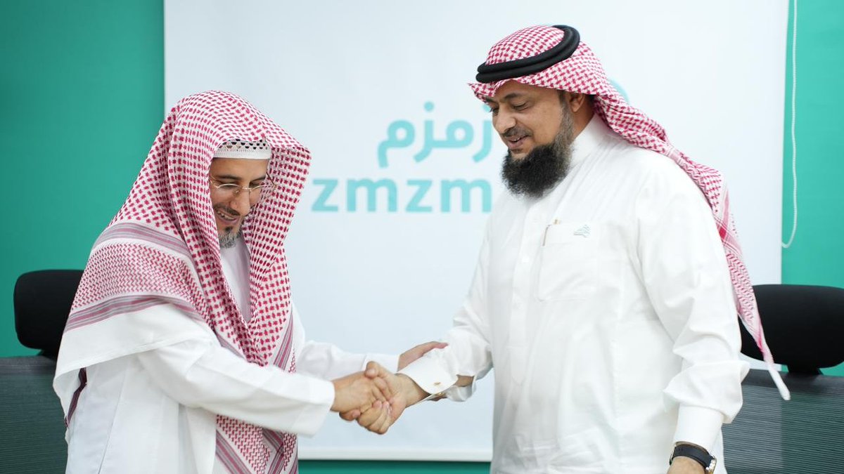 جمعية التطوع الصحي الطلابي وجمعية زمزم يوقعان اتفاقية شراكة لتأهيل وتفعيل وتمكين المتطوعين الصحيين من طلبة الكليات الصحية للعمل التطوعي الصحي الاحترافي وتعزيز الوعي الصحي لدى المجتمع والمساهمة في خدمة ضيوف الرحمن.
وقد تم توقيع الاتفاقية بحضور رئيس الجمعية الدكتور ماجد بن محمد