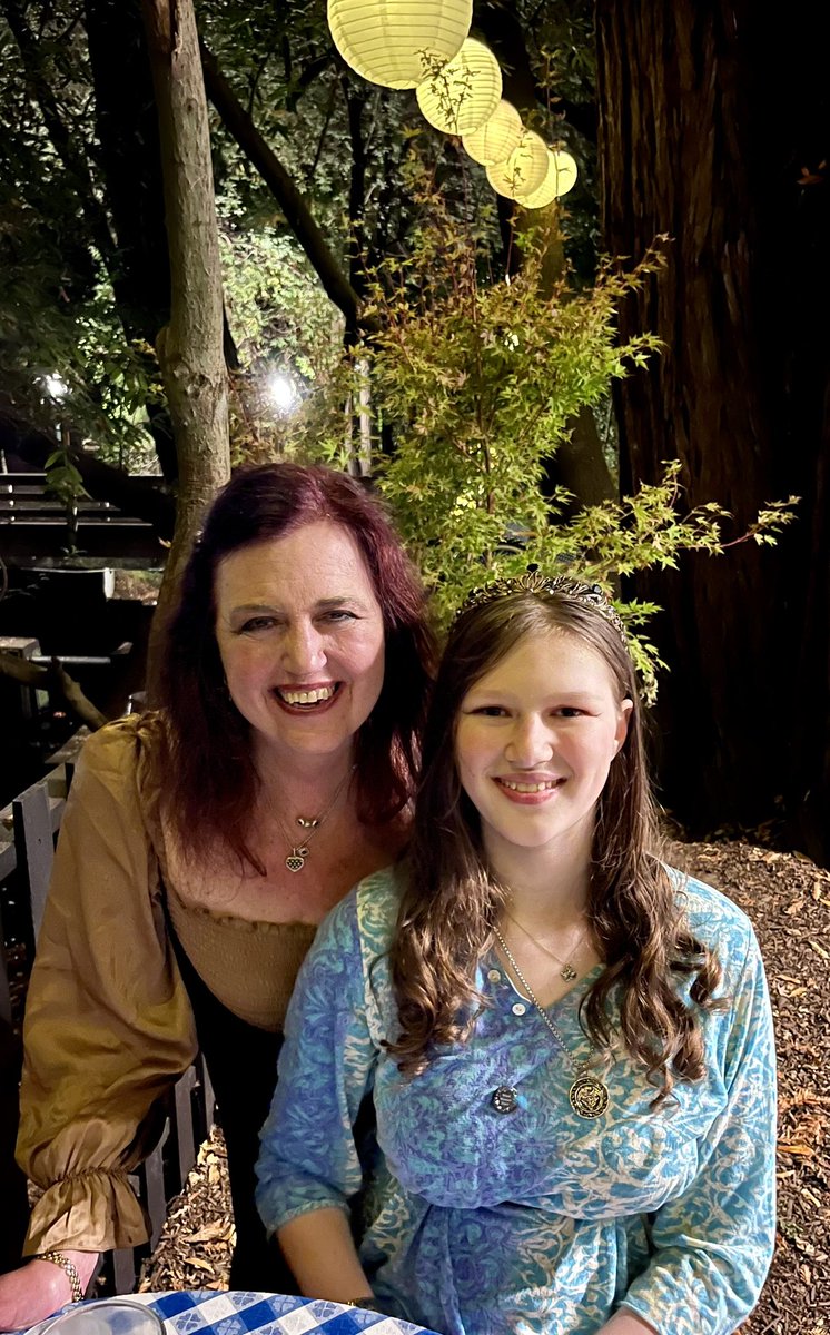 tracygrant's tweet photo. When I’m drafting it can feel like pulling teeth to write 250 words and then I’m revising and add 800 without trying like today. A good #writingweekend but still lots of time for fun including the Shakespeare game and #descendants2 tonight. Hope everyone had a great weekend! https://t.co/REPzT5PNrB