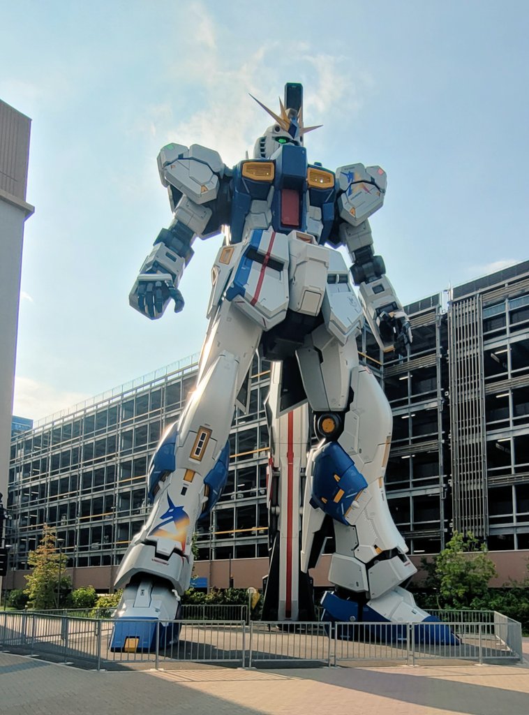 Anime_Toons's tweet image. Good day at fukuoka. I've seen a lot of gundams and spent too much 💰