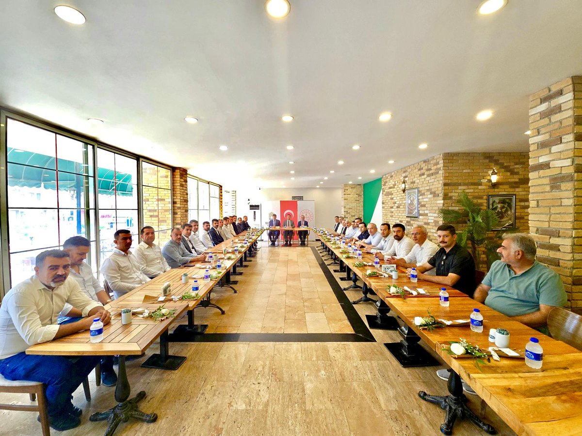 KAYMAKAMIMIZ ABDULLAH ŞAHİN, İLÇEMİZDEKİ OKULLARIMIZIN MÜDÜRLERİ İLE TOPLANTILARINA DEVAM EDİYOR  

Kaymakamımız Abdullah ŞAHİN, İl Milli Eğitim Müdürü Ali EYYÜPKOCA, İl Milli Eğitim Müdürlüğü Maarif Müfettişleri Başkanı Süleyman AKIN, İlçe Milli Eğitim Müdürü Abdulkadir GÜMÜŞ ve