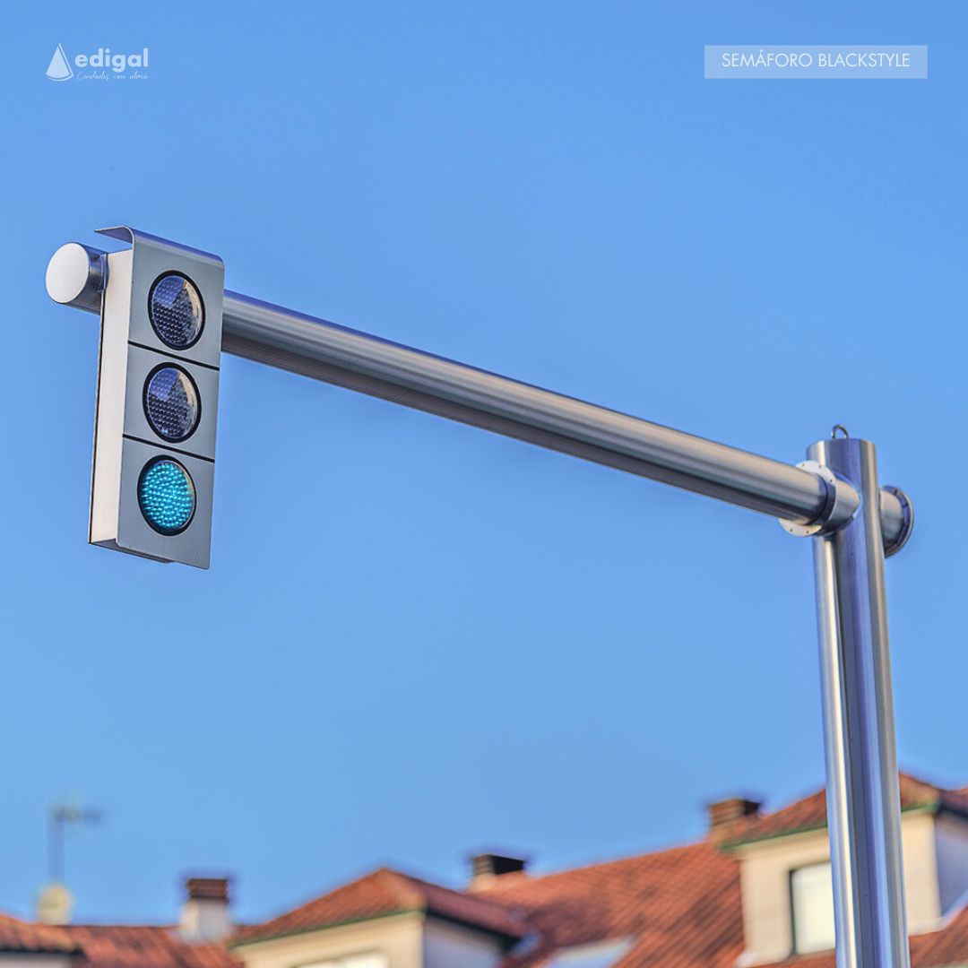 Innovación y elegancia se combinan en el Semáforo Blackstyle. Con un diseño moderno y robusto, este semáforo está pensado para integrarse a la perfección en cualquier entorno urbano, aportando tanto seguridad como estilo.

#SemáforoBlackstyle #InnovaciónUrbana #Edigal